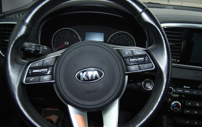 Kia Sportage cena 86087 przebieg: 100000, rok produkcji 2019 z Starachowice małe 667